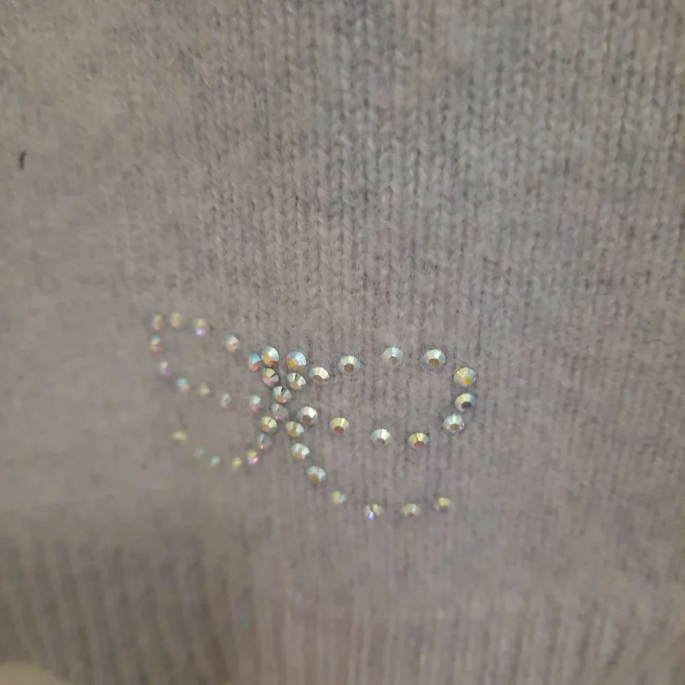 Italian Designer 100% Cashmere Sweater With Bows In Rhinestones On The Back - Picture 3 of 5